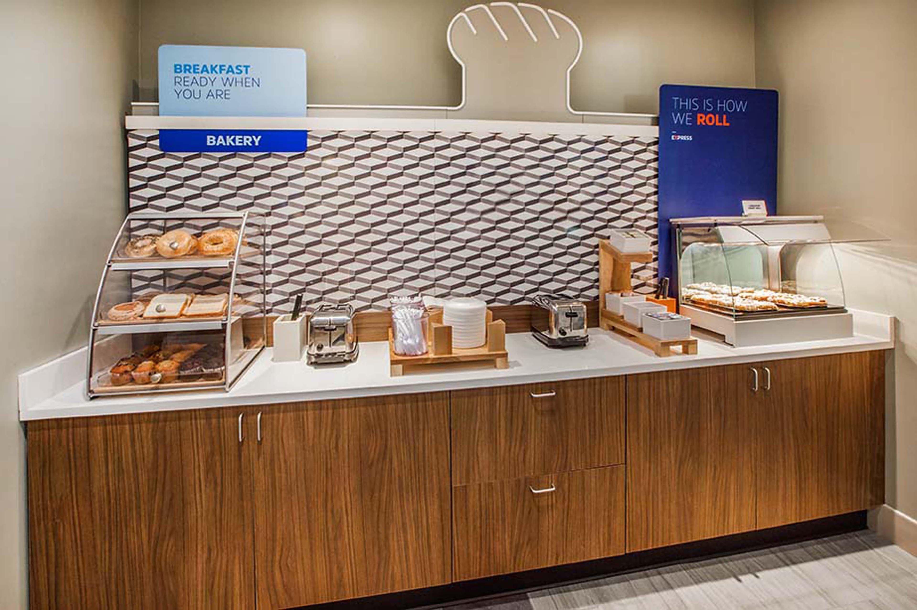 Holiday Inn Express & Suites - Brighton By Ihg Dış mekan fotoğraf