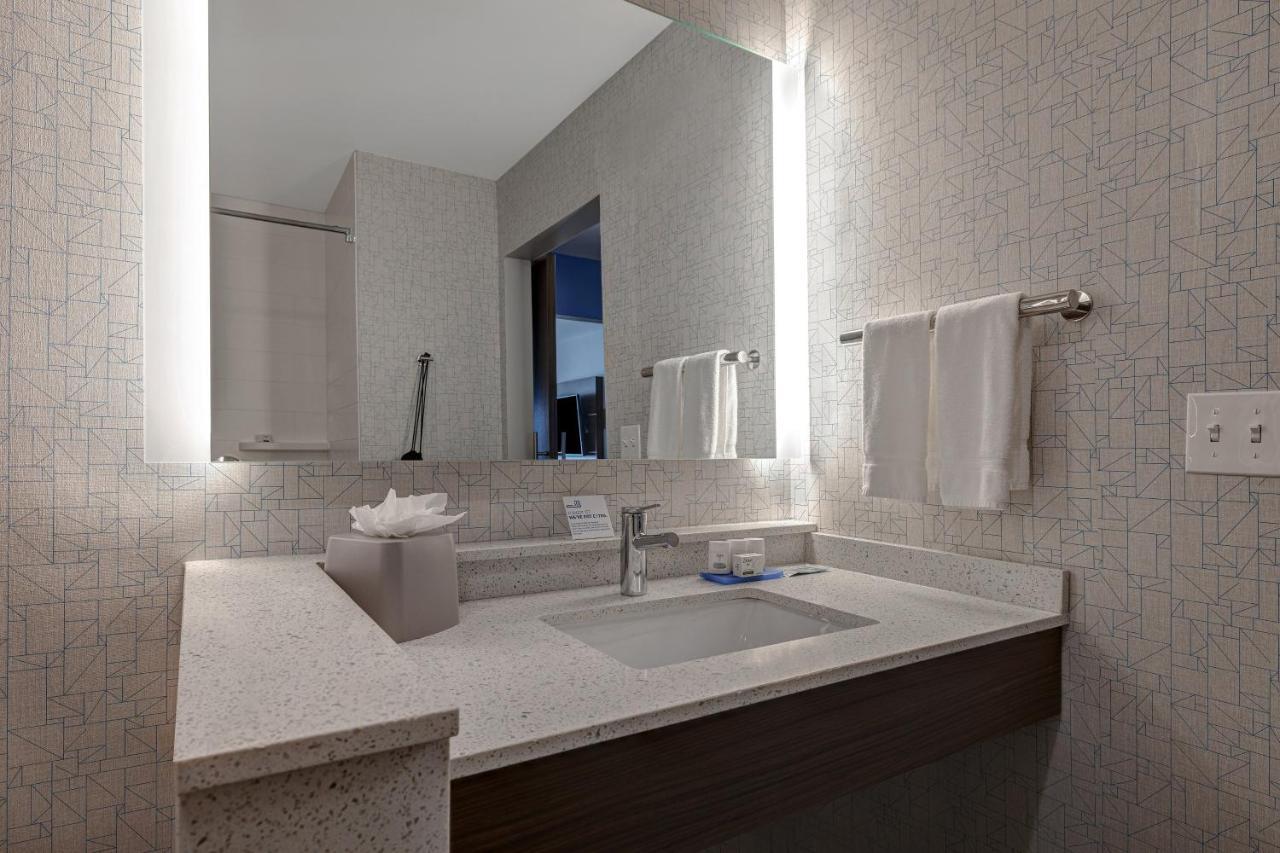 Holiday Inn Express & Suites - Brighton By Ihg Dış mekan fotoğraf