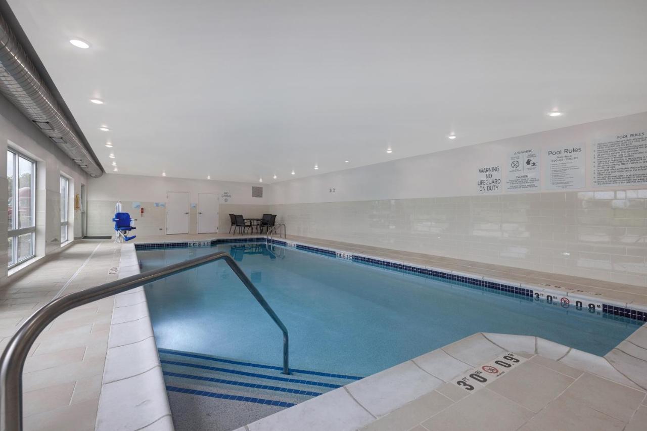 Holiday Inn Express & Suites - Brighton By Ihg Dış mekan fotoğraf