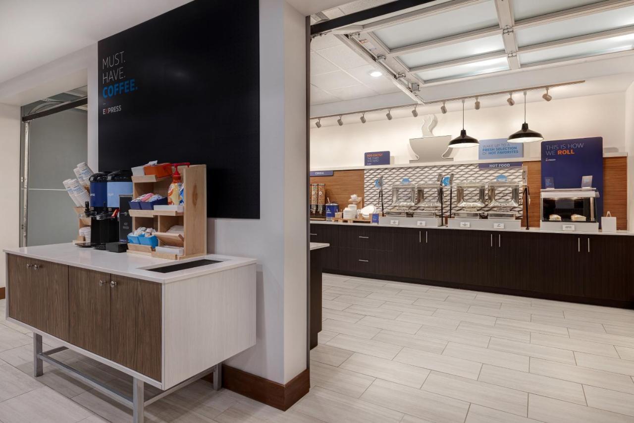 Holiday Inn Express & Suites - Brighton By Ihg Dış mekan fotoğraf