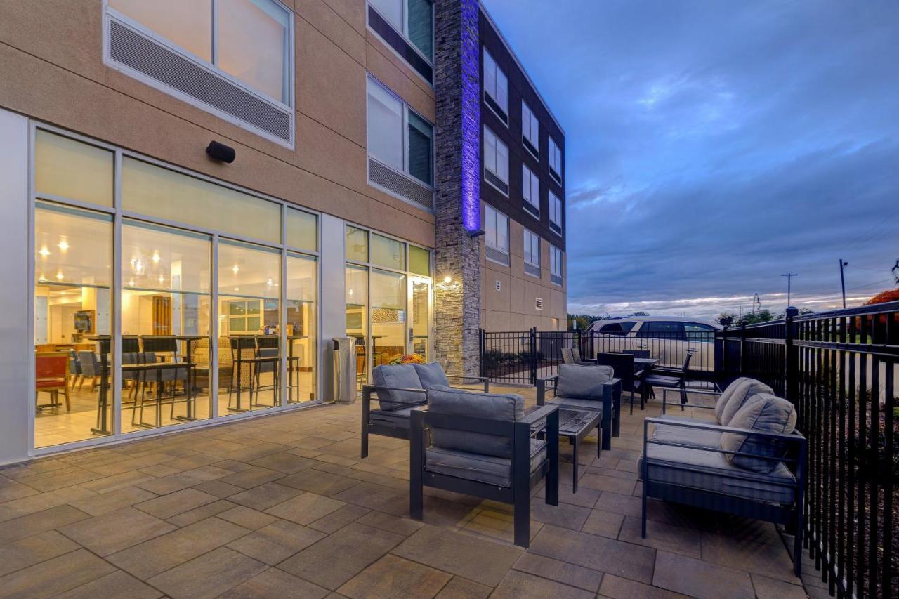 Holiday Inn Express & Suites - Brighton By Ihg Dış mekan fotoğraf