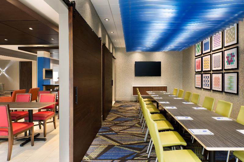 Holiday Inn Express & Suites - Brighton By Ihg Dış mekan fotoğraf